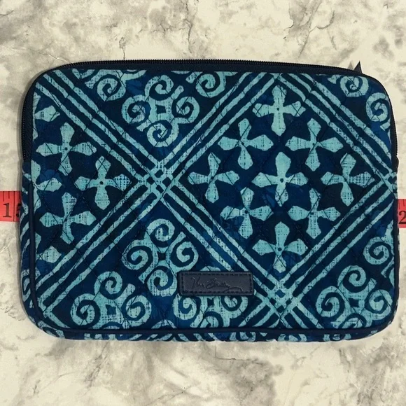 Vera Bradley Teal and Navy Accessory or Make up Case - Picture 1 of 5